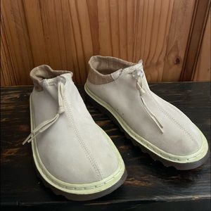 Dr. Marten Uk size 7 (US size 9) off white suede shoes